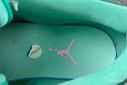 7049 Jordan Low SportInspired 123 1 DC0774- 1028